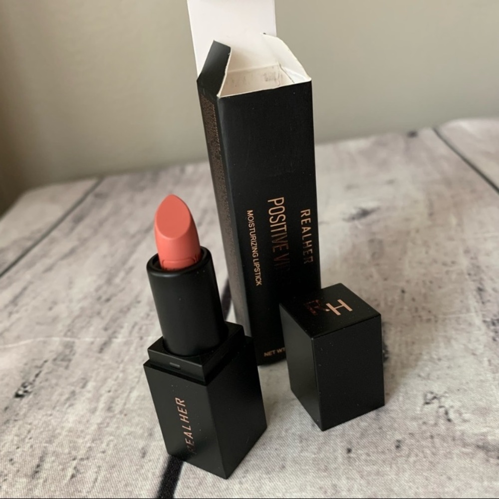 Realher Positive vibes moisturizing lipstick